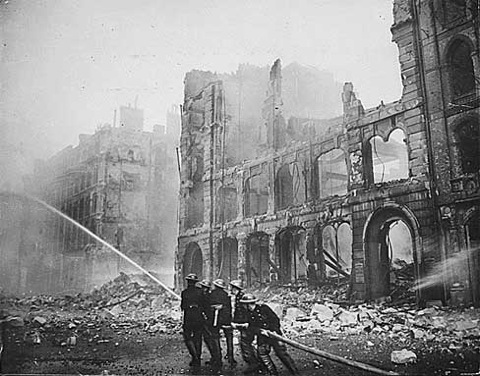 London-firefighters-Blitz