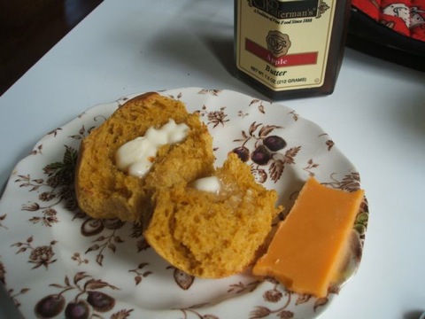 Pumpkin rolls apple butter